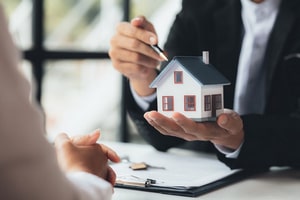 Юридические аспекты покупки недвижимости в Украине
